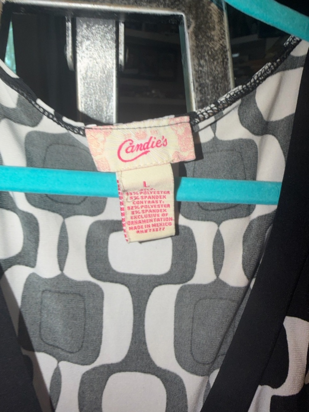 Candie's Black and White Geometric V-Neck tank with Contrast Trim - Picture 3 of 3